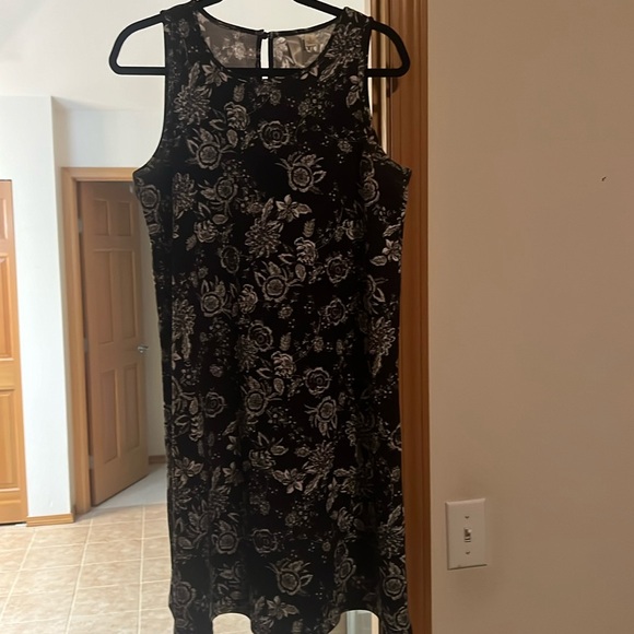 Tacera Dresses & Skirts - Tacera large dress. Great condition!